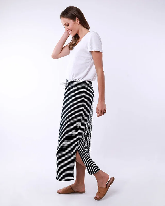 Elm Travel Skirt- Navy Stripe