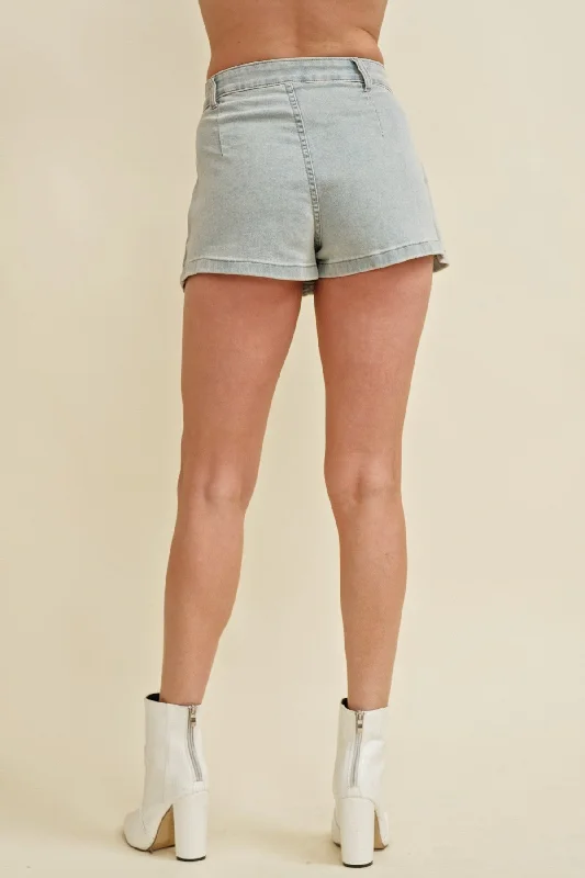 PLEATED DENIM MINI SKORT