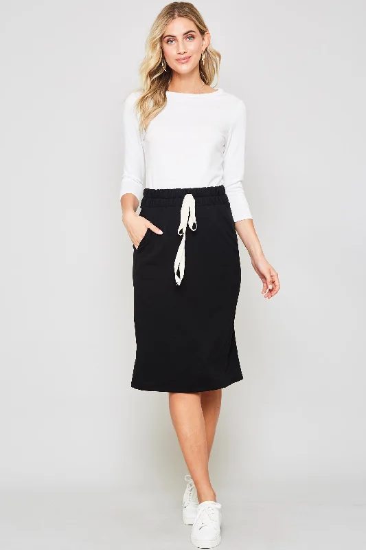 The Daily Black Jersey Skirt in PLUS